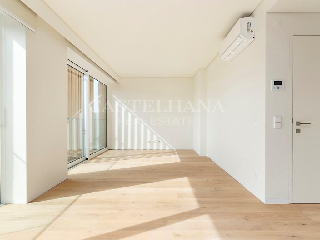 2 bedroom duplex apartment with parking in Campo Grande