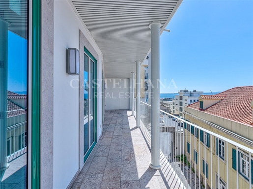 3 bedroom apartment with balcony located in Lisbon