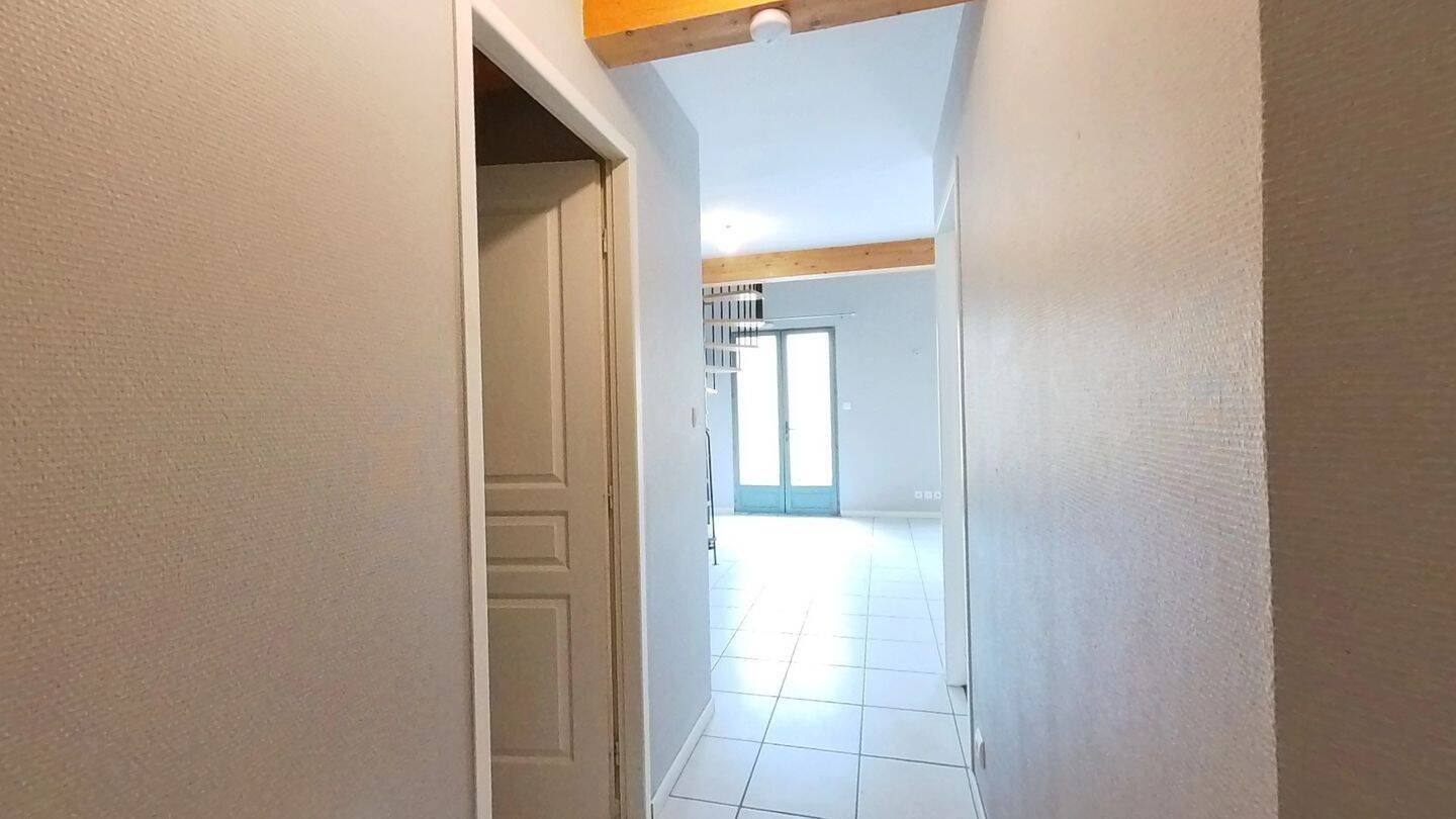 Appartement à louer, 69m², Ambronay