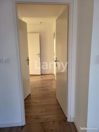 Appartement à louer, 67m², Comines