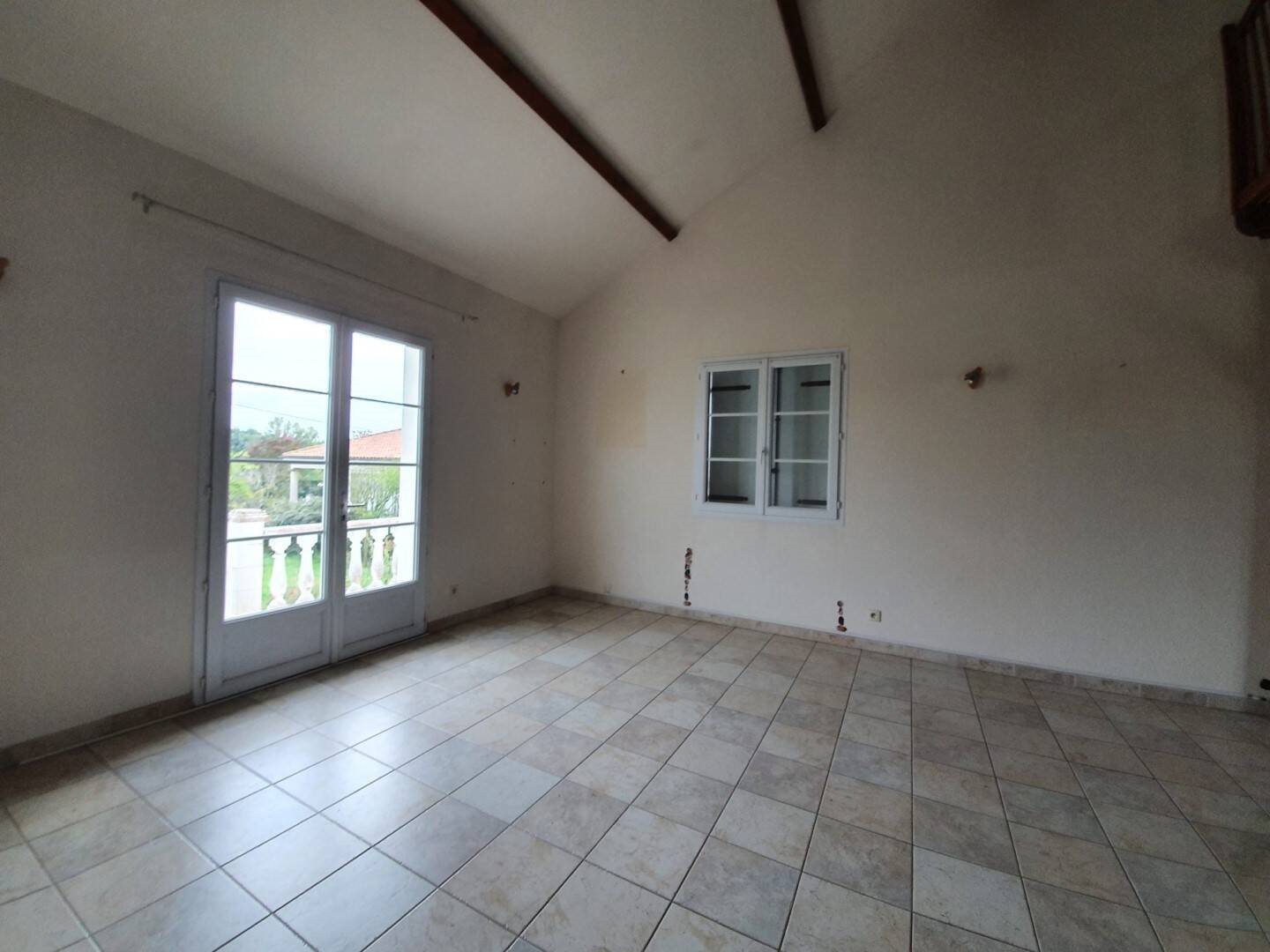 Maison à louer, 175m², La Puye