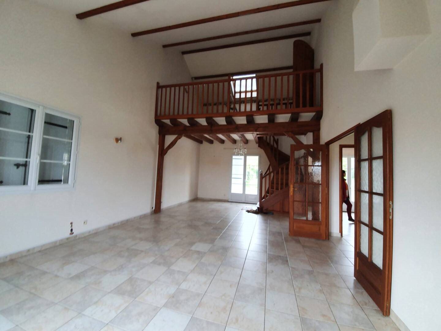 Maison à louer, 175m², La Puye