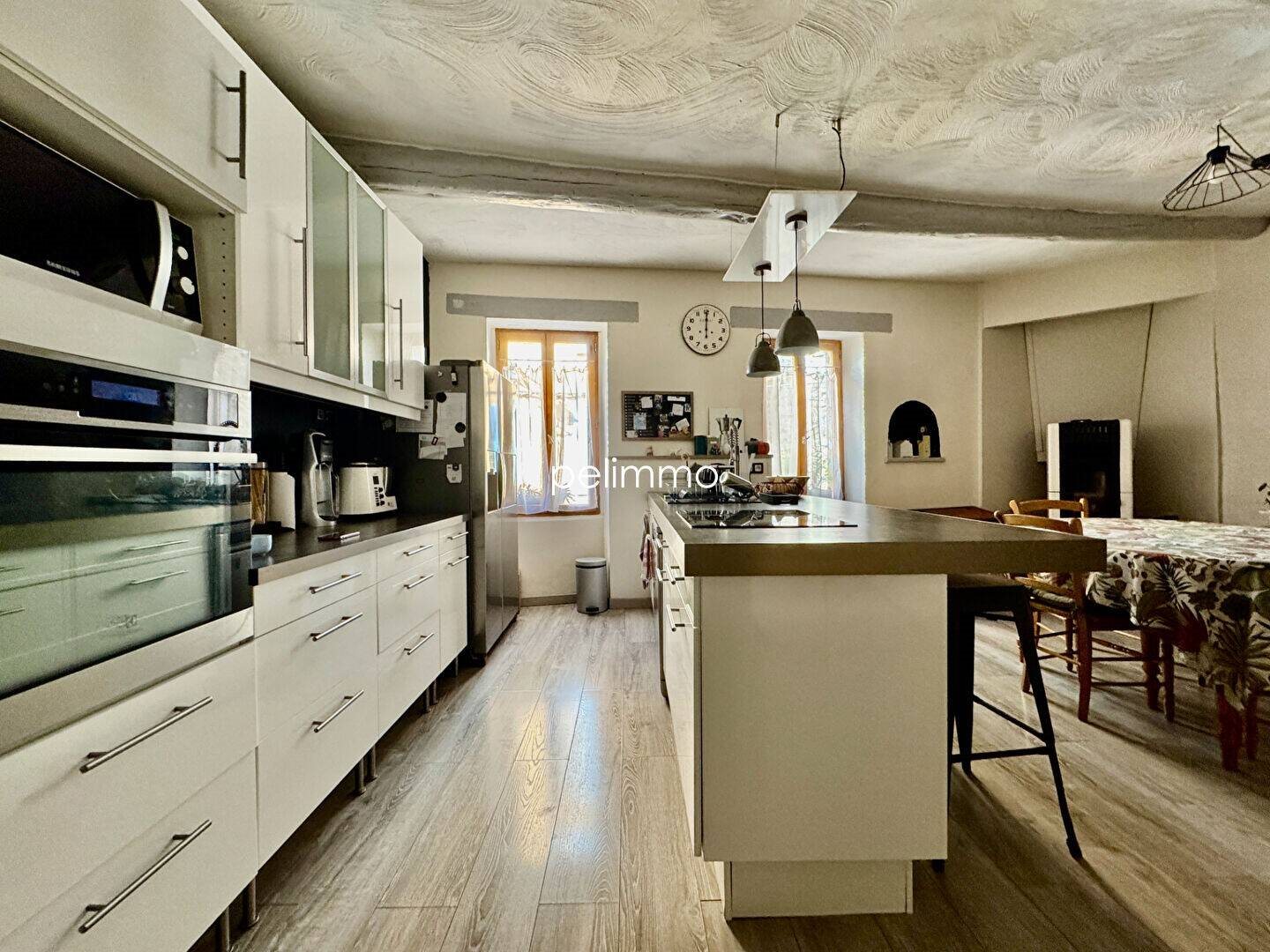 Maison à vendre, 148m², Eyguières
