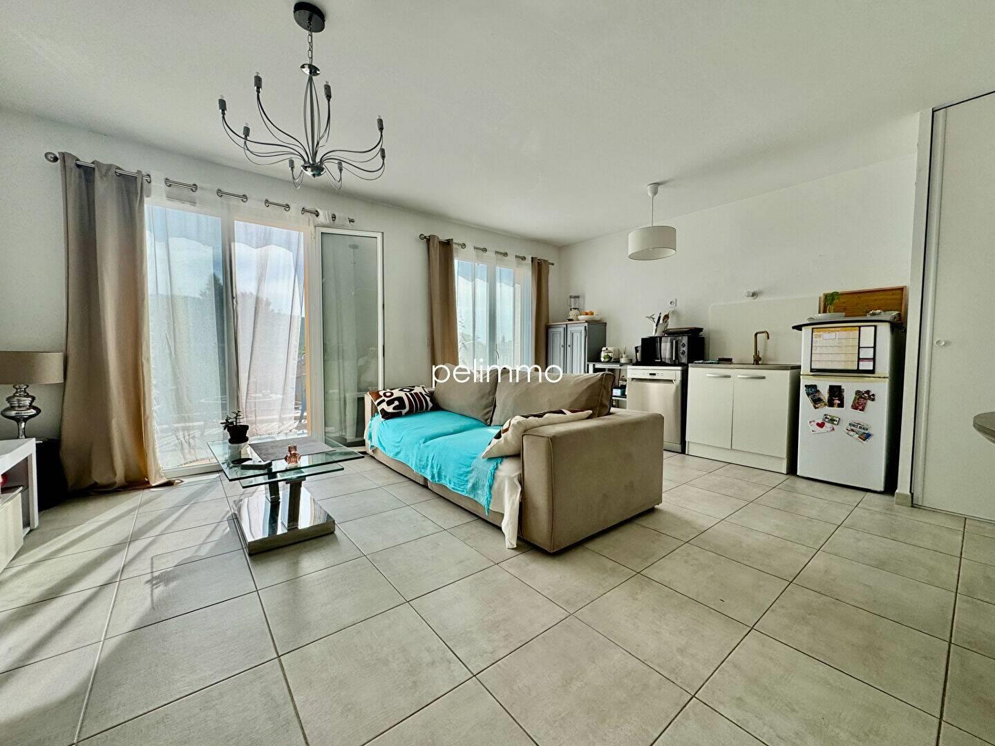 Appartement à vendre, 67m², Eyguières