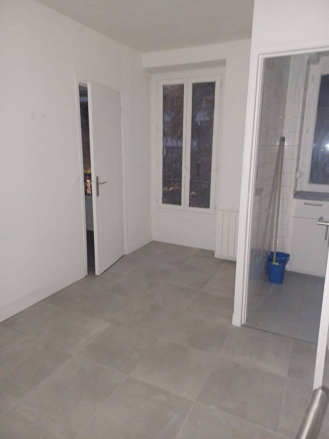 Appartement à louer, 27m², Paris 18ème