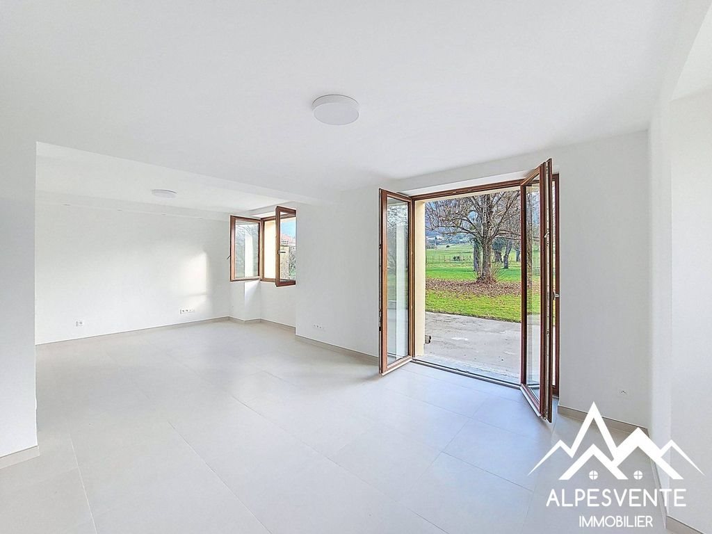 Maison à louer, 117m², Fessy