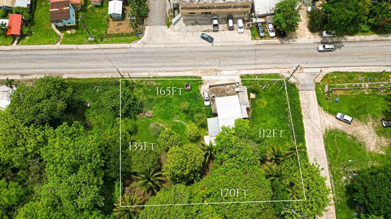Propriété commerciale de premier ordre sur George Price Highway, Santa Elena Cayo, Belize