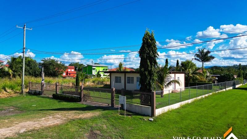 Commercial à vendre, 21 Mamie Apple St, à Belmopan, Belize
