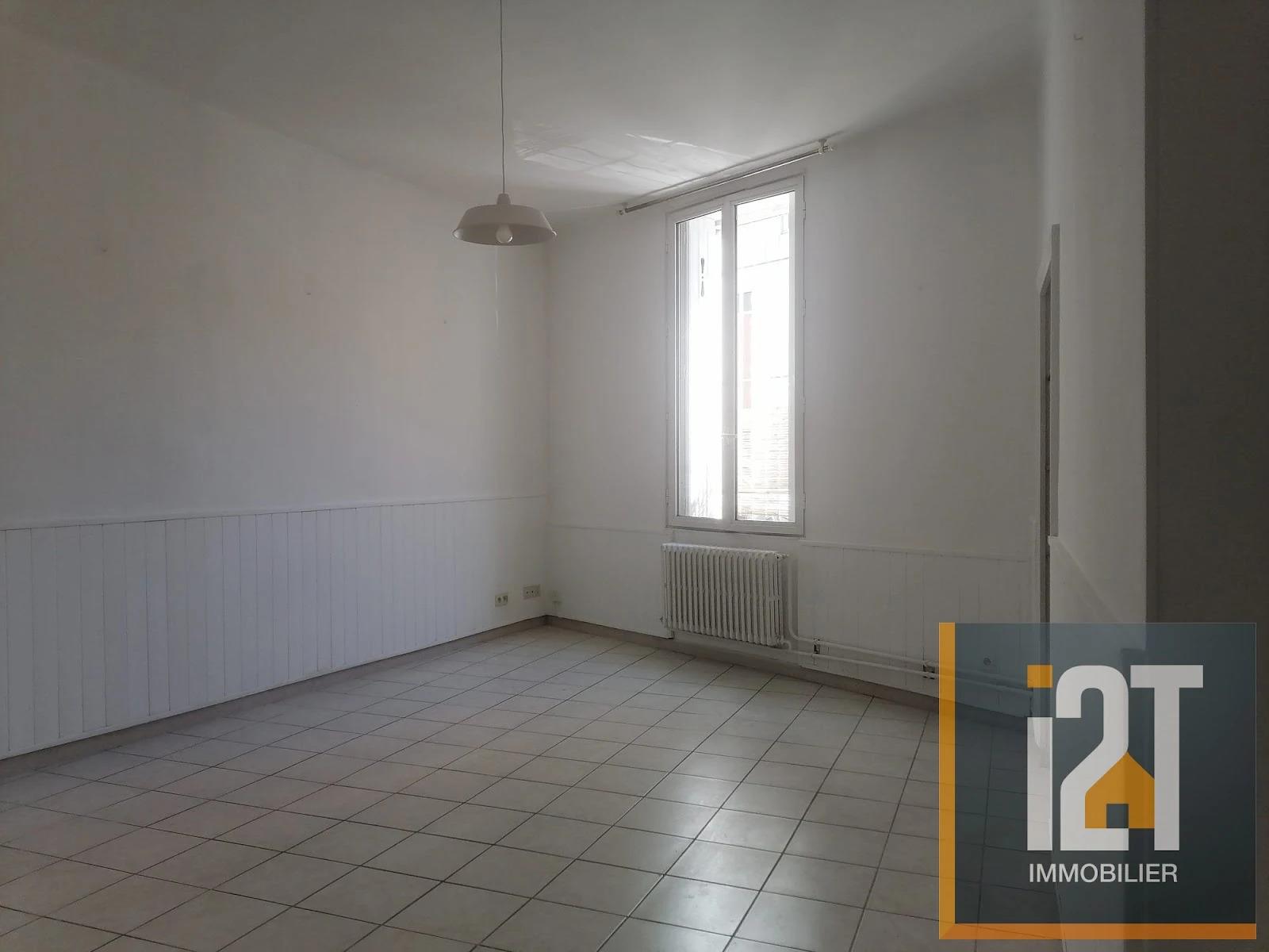 Appartement à louer, 53m², Nîmes