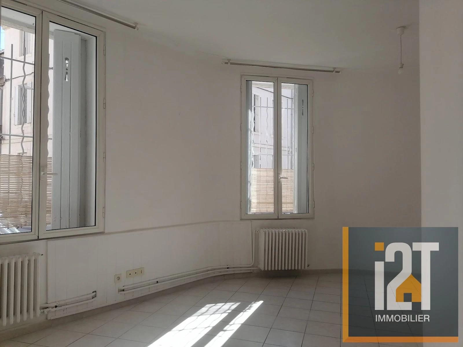 Appartement à louer, 53m², Nîmes