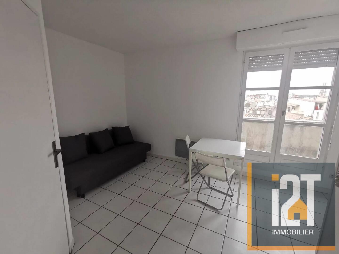 Appartement à louer, 17m², Nîmes