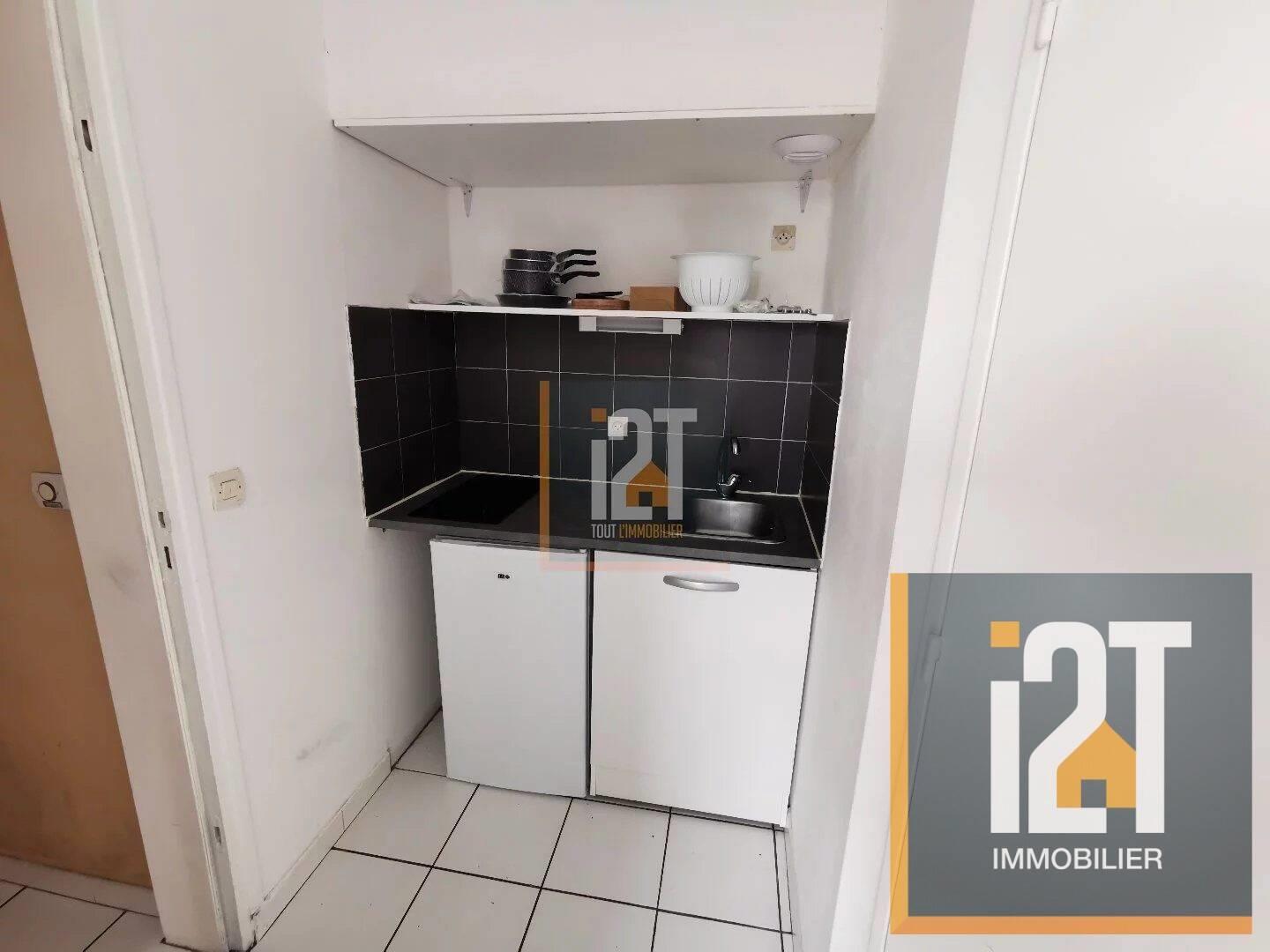 Appartement à louer, 17m², Nîmes