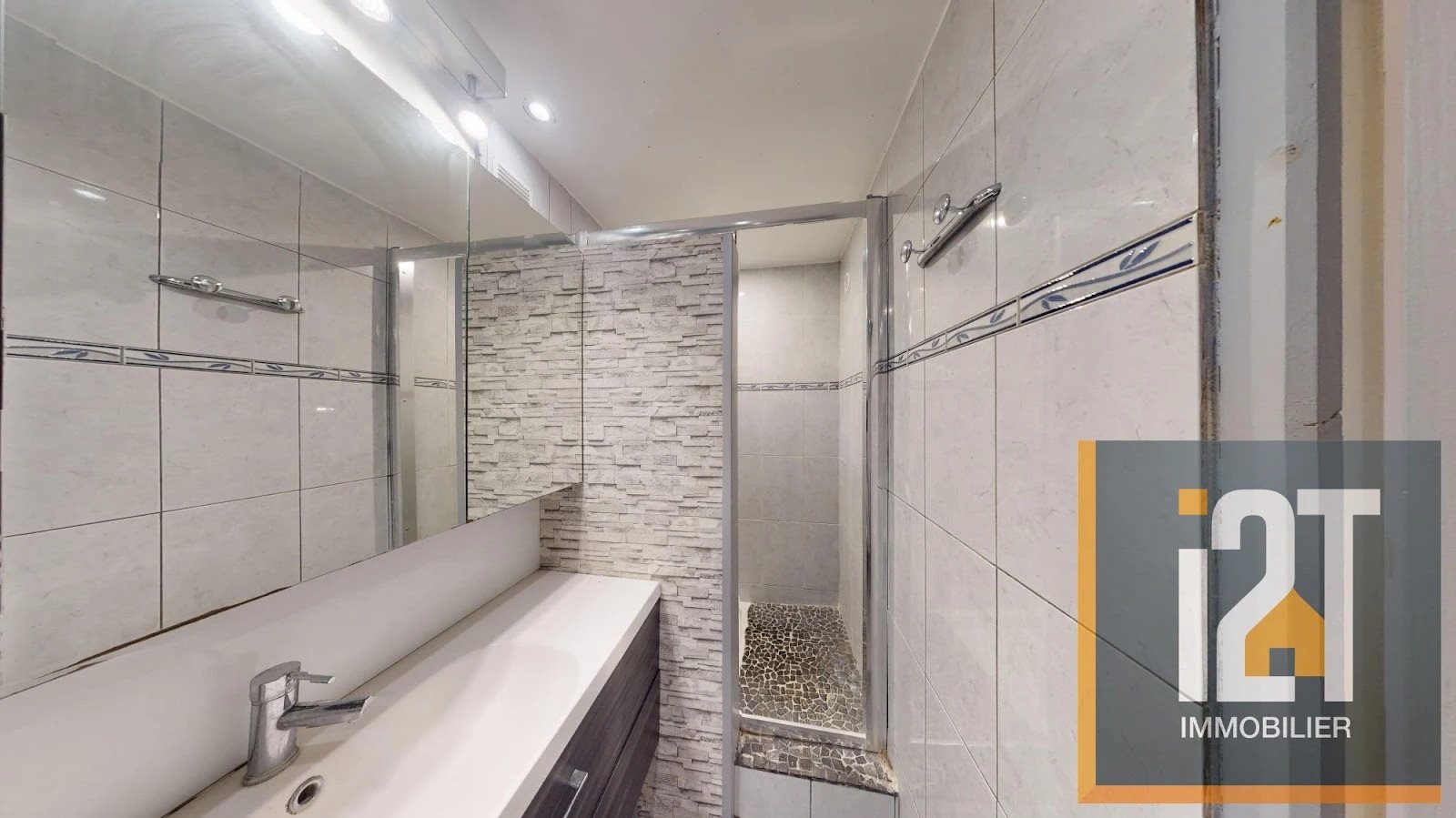 Appartement à louer, 59m², Nîmes