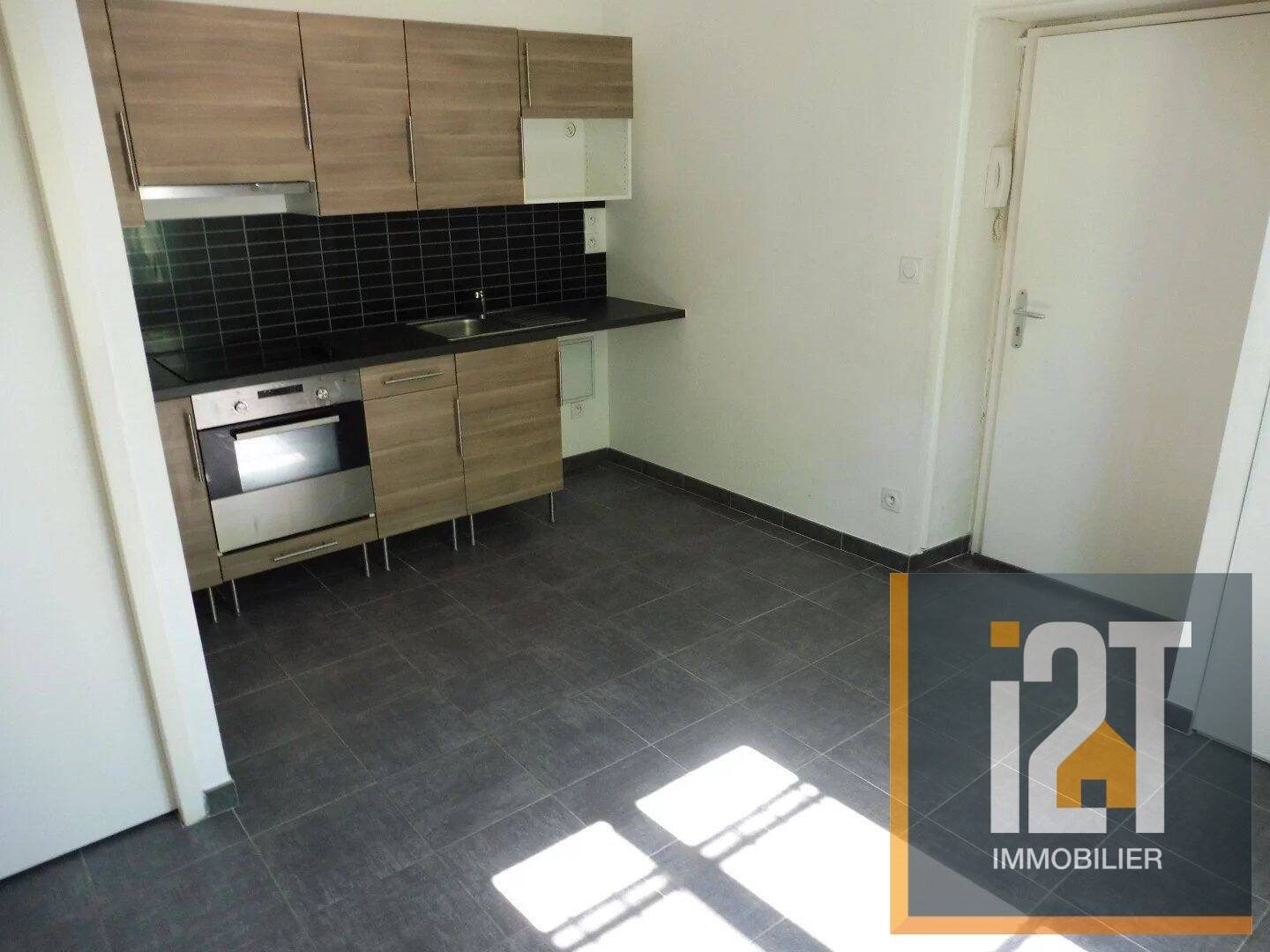 Appartement à louer, 30m², Nîmes