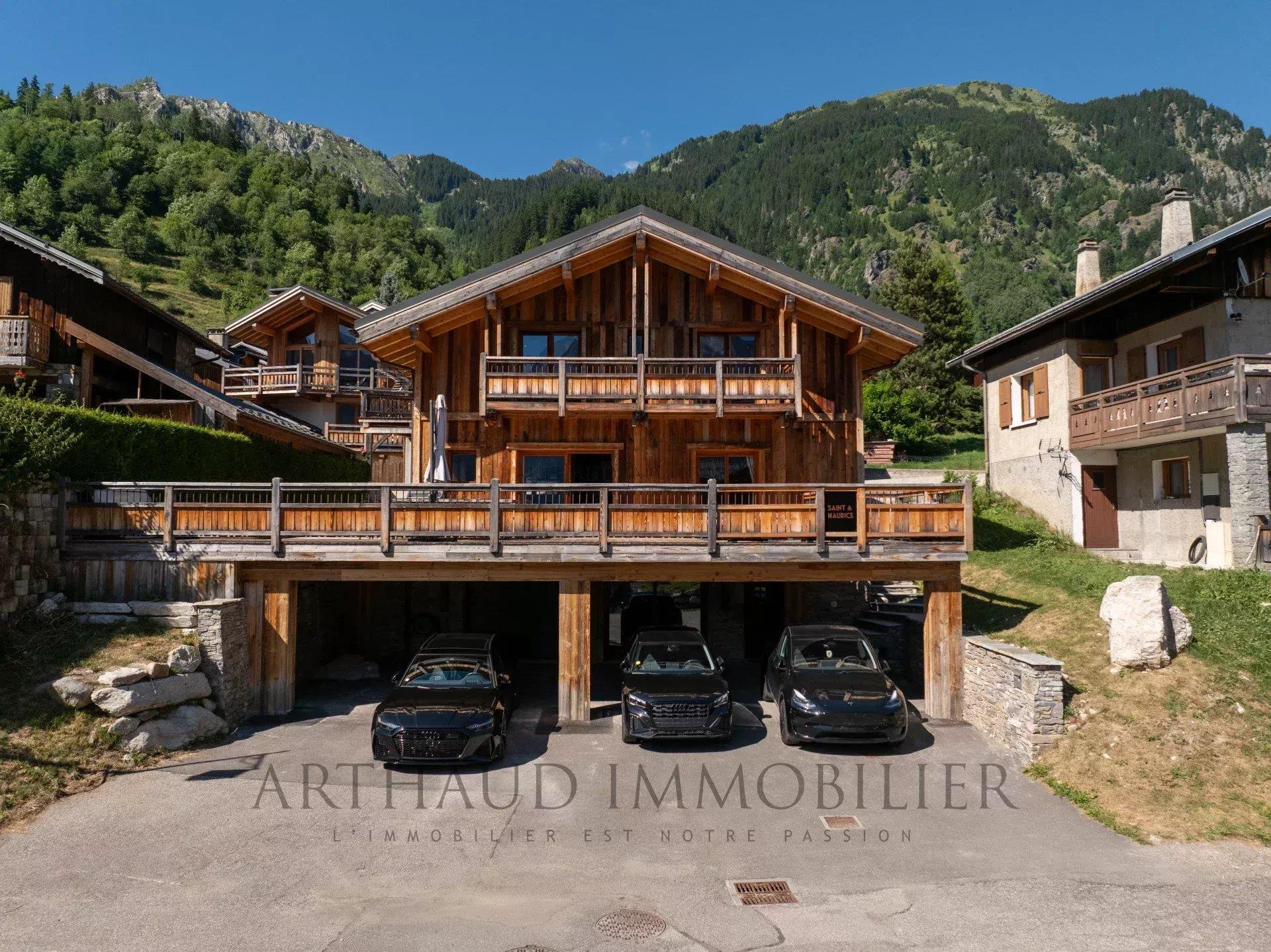 Exceptional Chalet – Champagny-en-Vanoise – Panoramic Mountain View