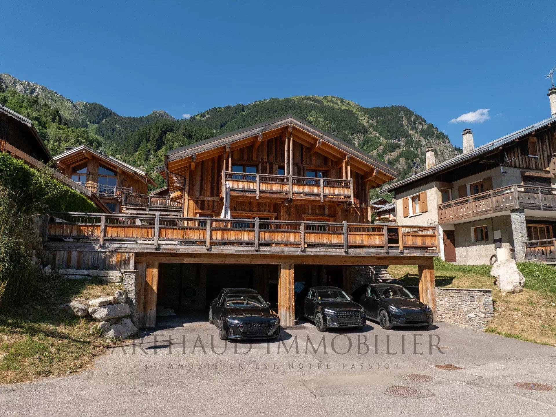 Exceptional Chalet – Champagny-en-Vanoise – Panoramic Mountain View