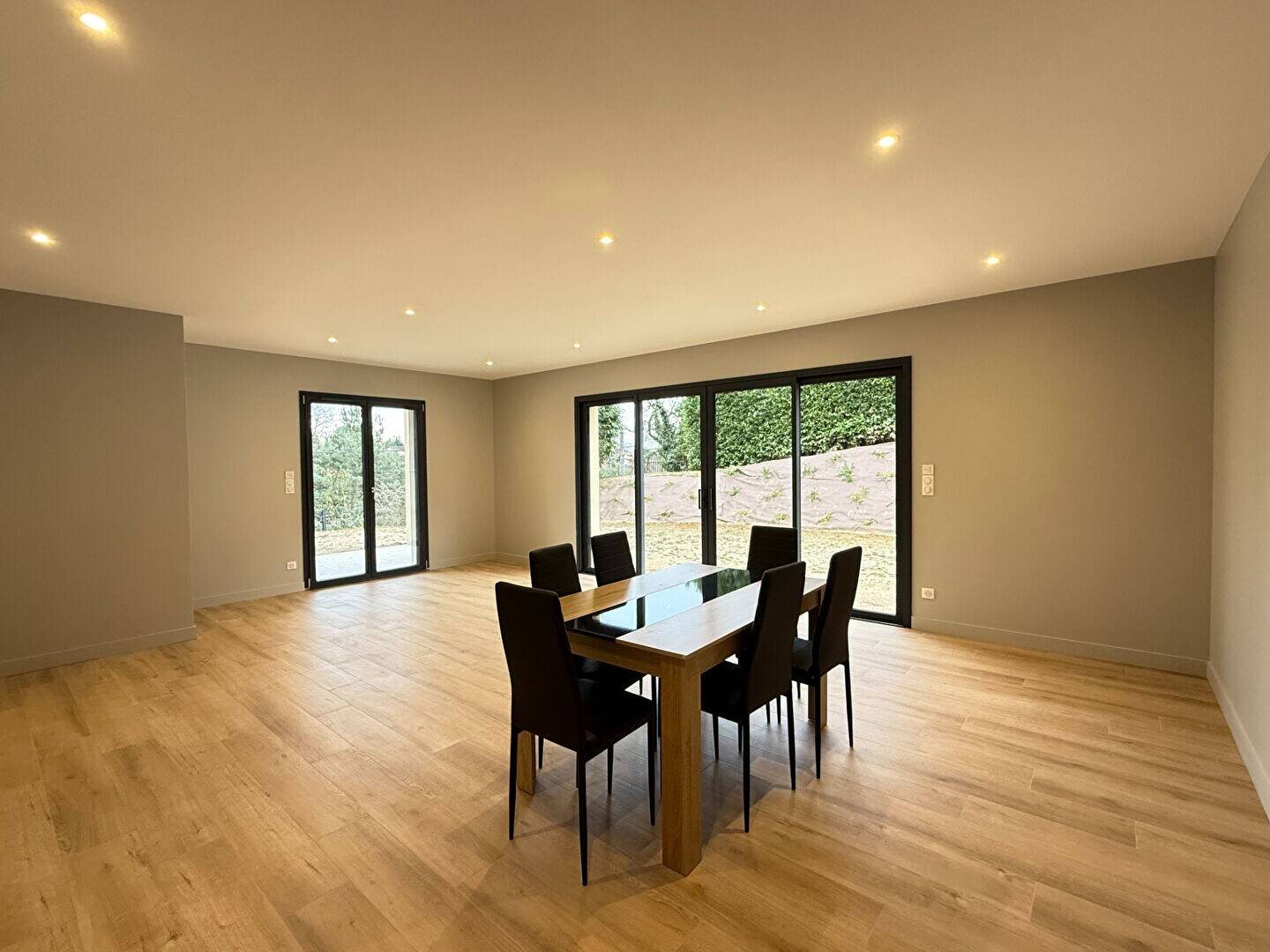 Maison à louer, 141m², Saint-Cyr-au-Mont-d'Or