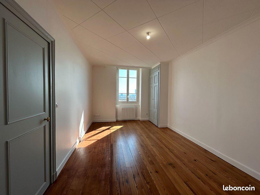 Appartement à louer, 77m², Lyon 1er