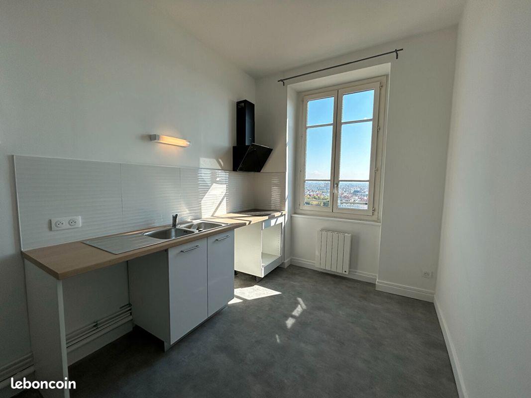 Appartement à louer, 77m², Lyon 1er