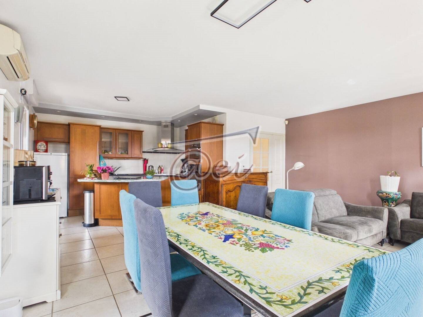 Appartement à vendre, 111m², Saint-Maximin-la-Sainte-Baume