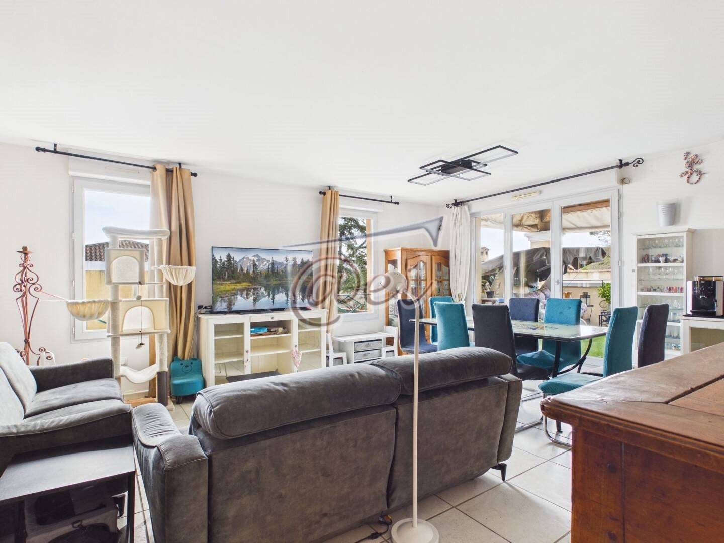 Appartement à vendre, 111m², Saint-Maximin-la-Sainte-Baume