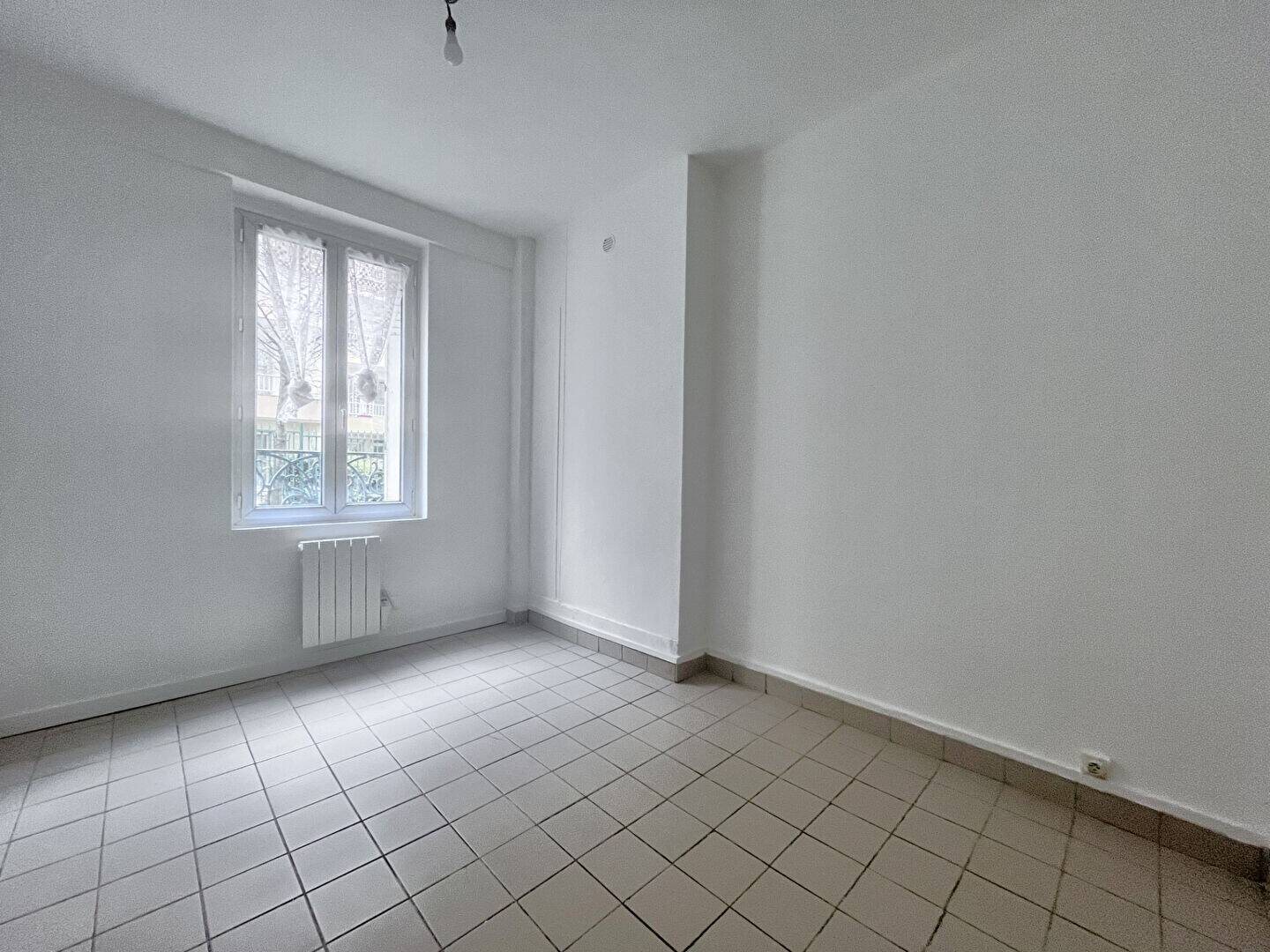 Appartement à louer, 24m², Paris 19ème
