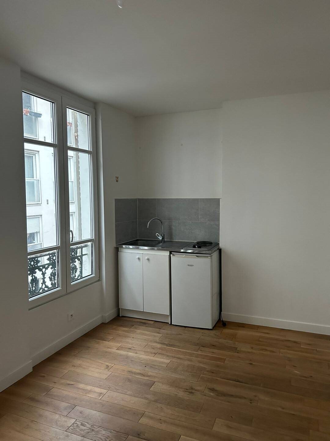 Appartement à louer, 16m², Paris 18ème