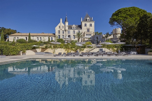 2 seng, 2 bad lejlighed i hoved Chateau bygning med fælles pool på luksus vin ejendom