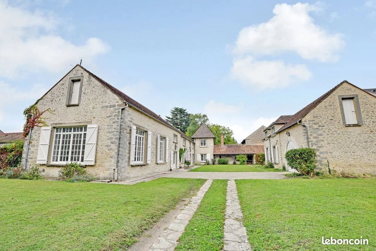 Maison à louer, 251m², Montcourt-Fromonville