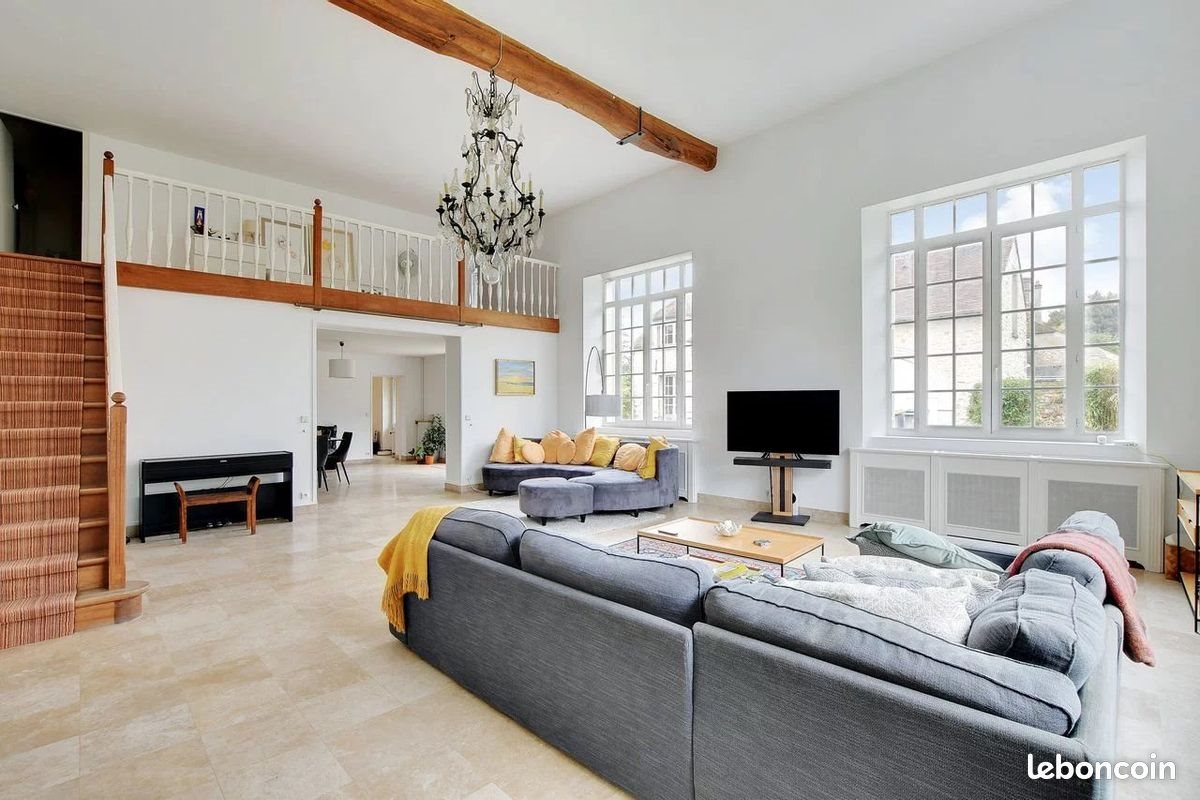 Maison à louer, 251m², Montcourt-Fromonville