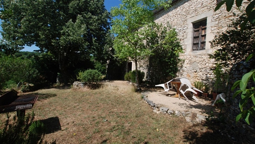 Dordogne-vallei, gerestaureerde schuur met uitzicht op 4800 m² grond.