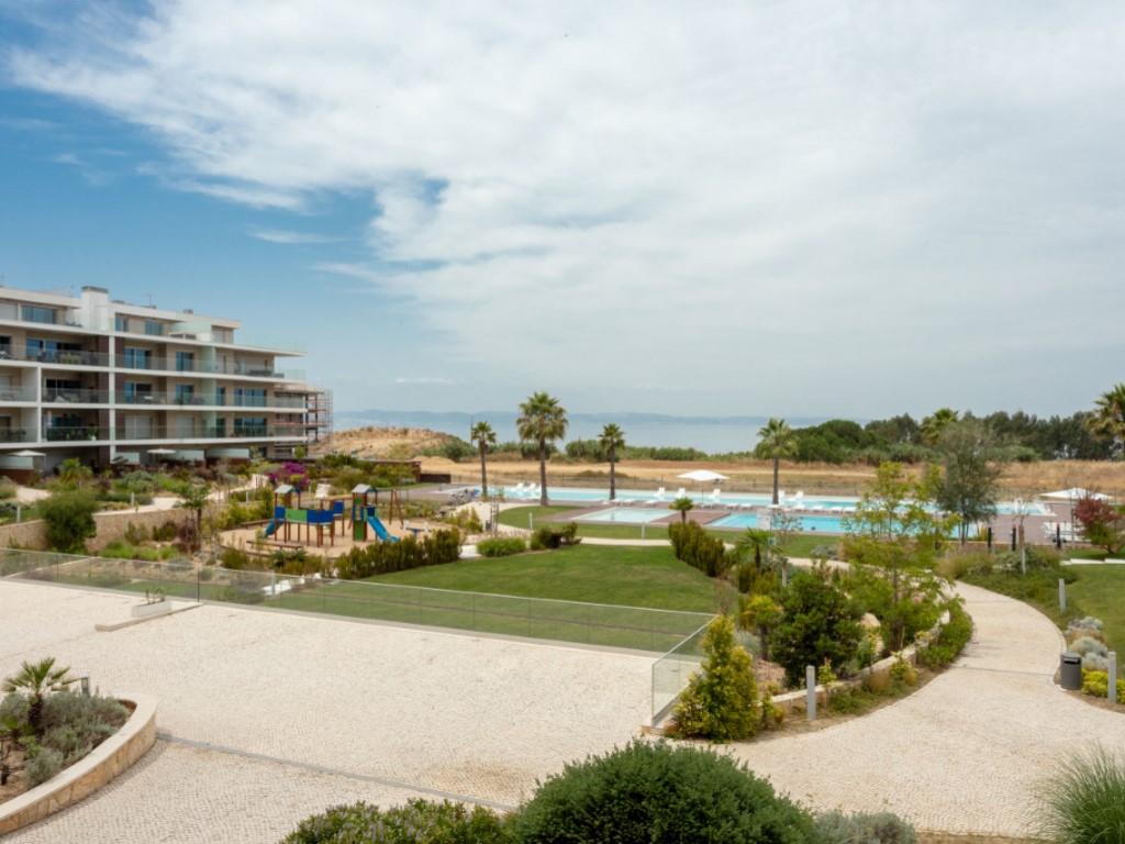 Amazing 2 bedroom apartment with terraces, swimming pool and river views