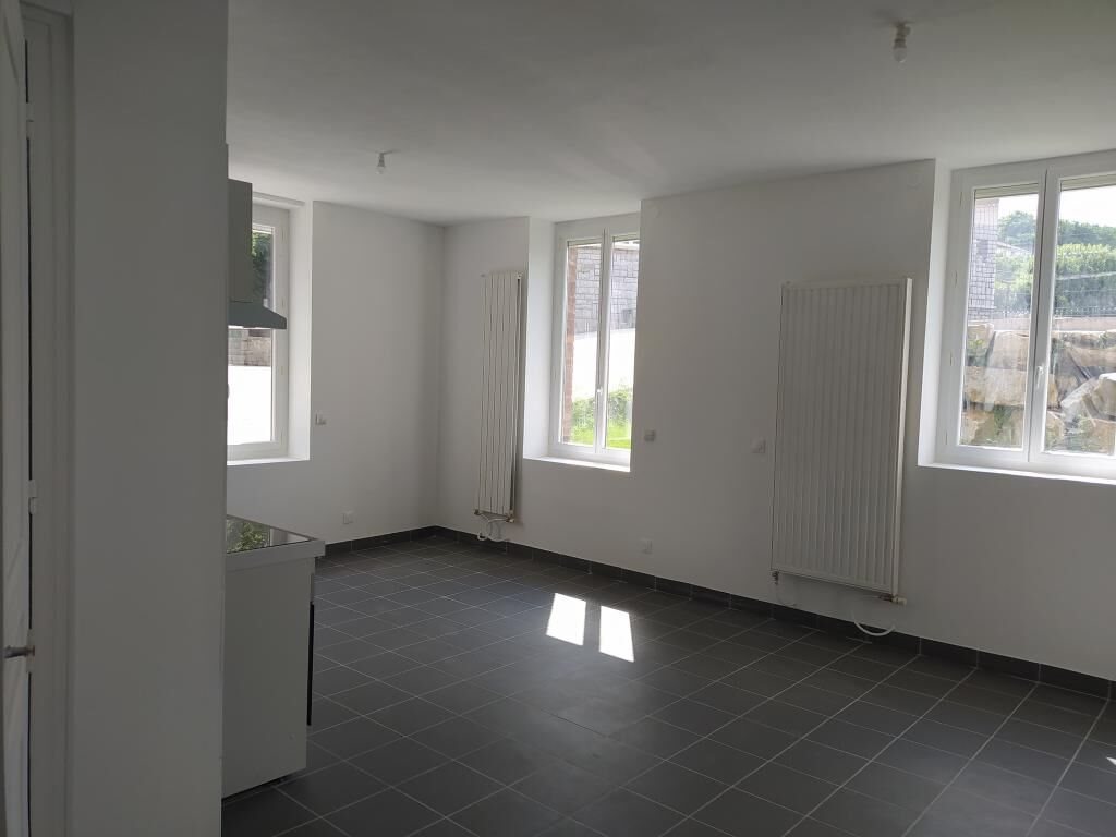 Appartement à louer, 70m², Saint-Maurice-en-Gourgois