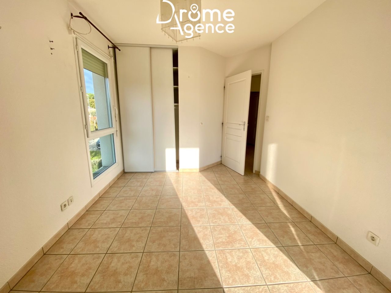 Appartement à louer, 110m², Montélier