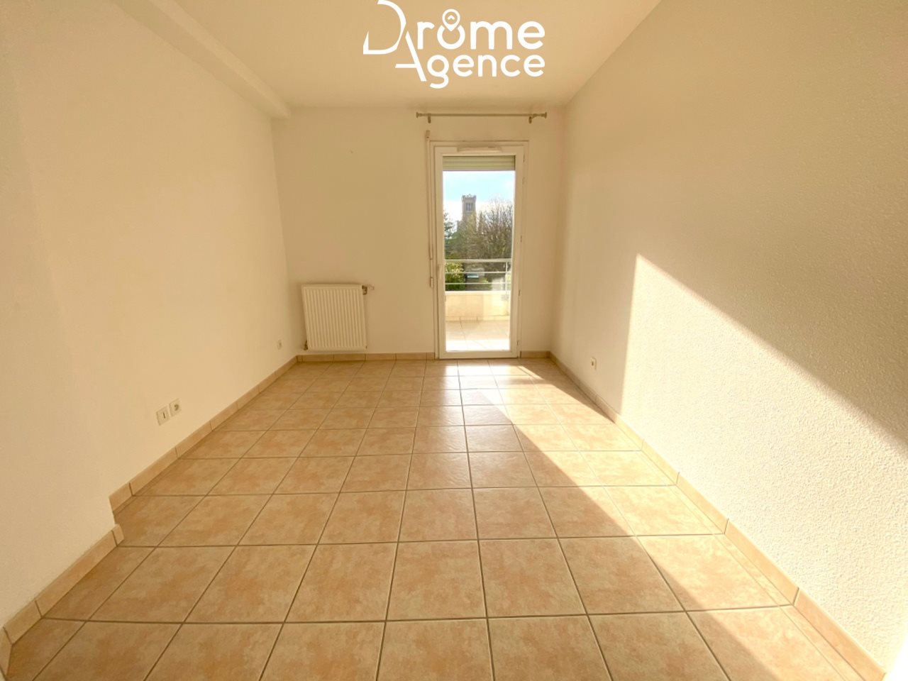 Appartement à louer, 110m², Montélier