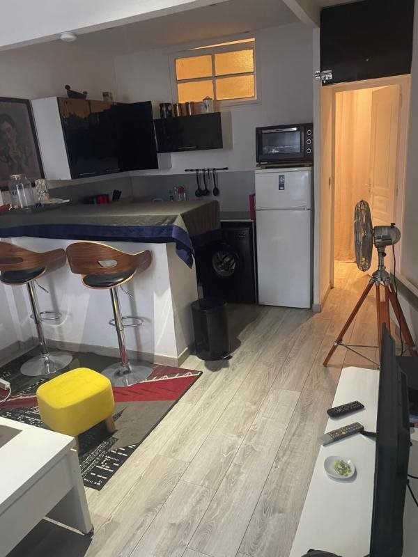 Appartement à louer, 26m², Marseille 6ème