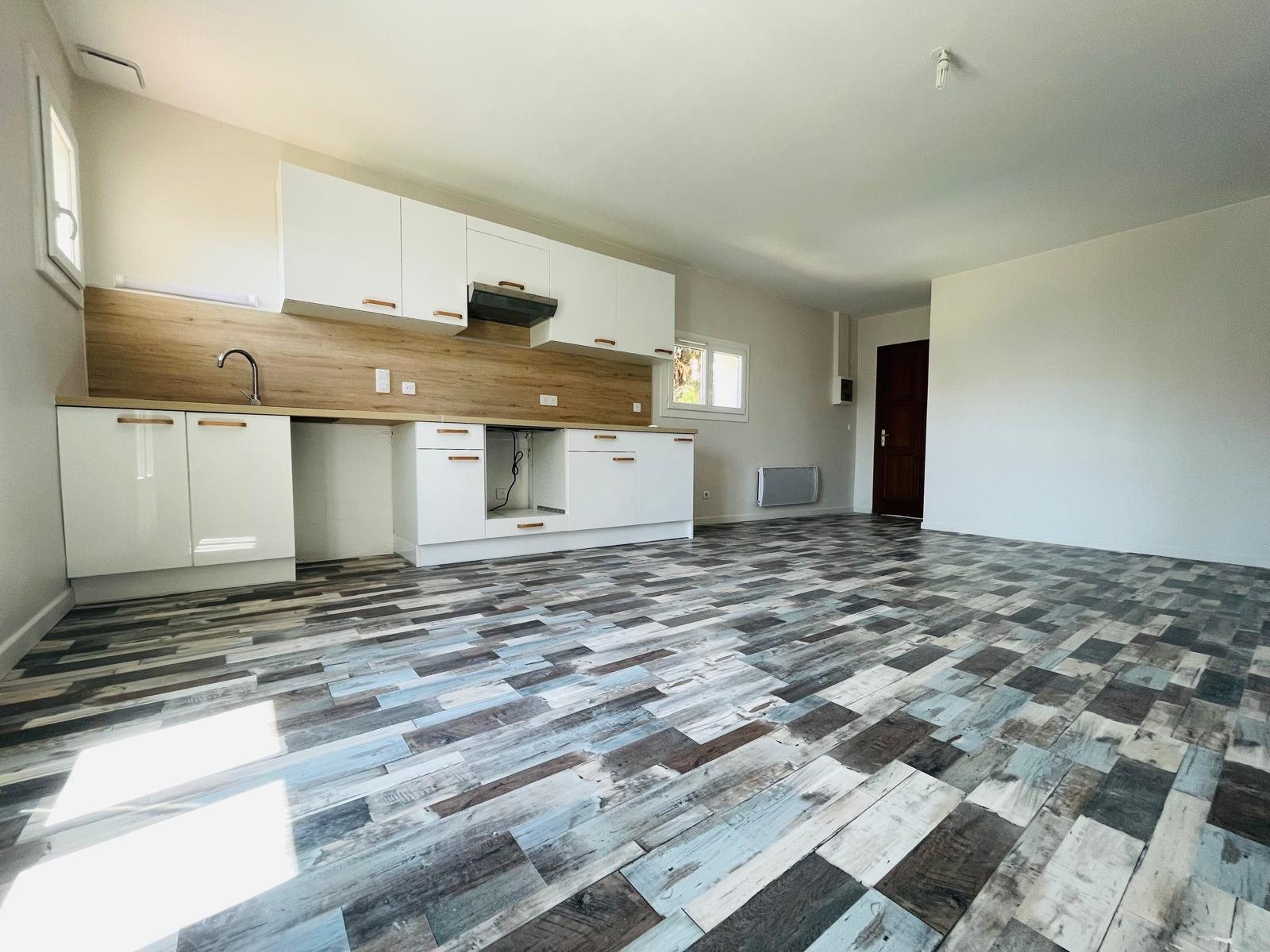 Appartement à louer, 70m², Trouillas