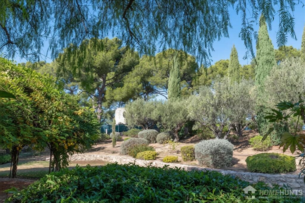 Maison à vendre, 560m², Saint-Victoret