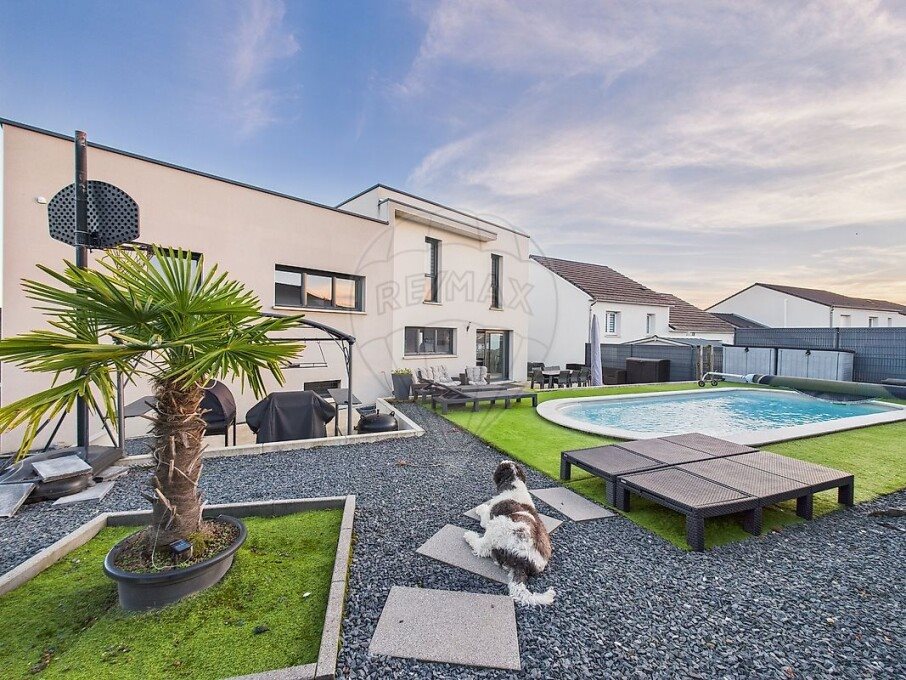 Maison à vendre, 141m², Stuckange