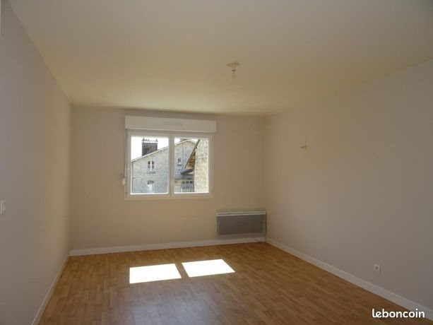 Appartement à louer, 77m², Ay