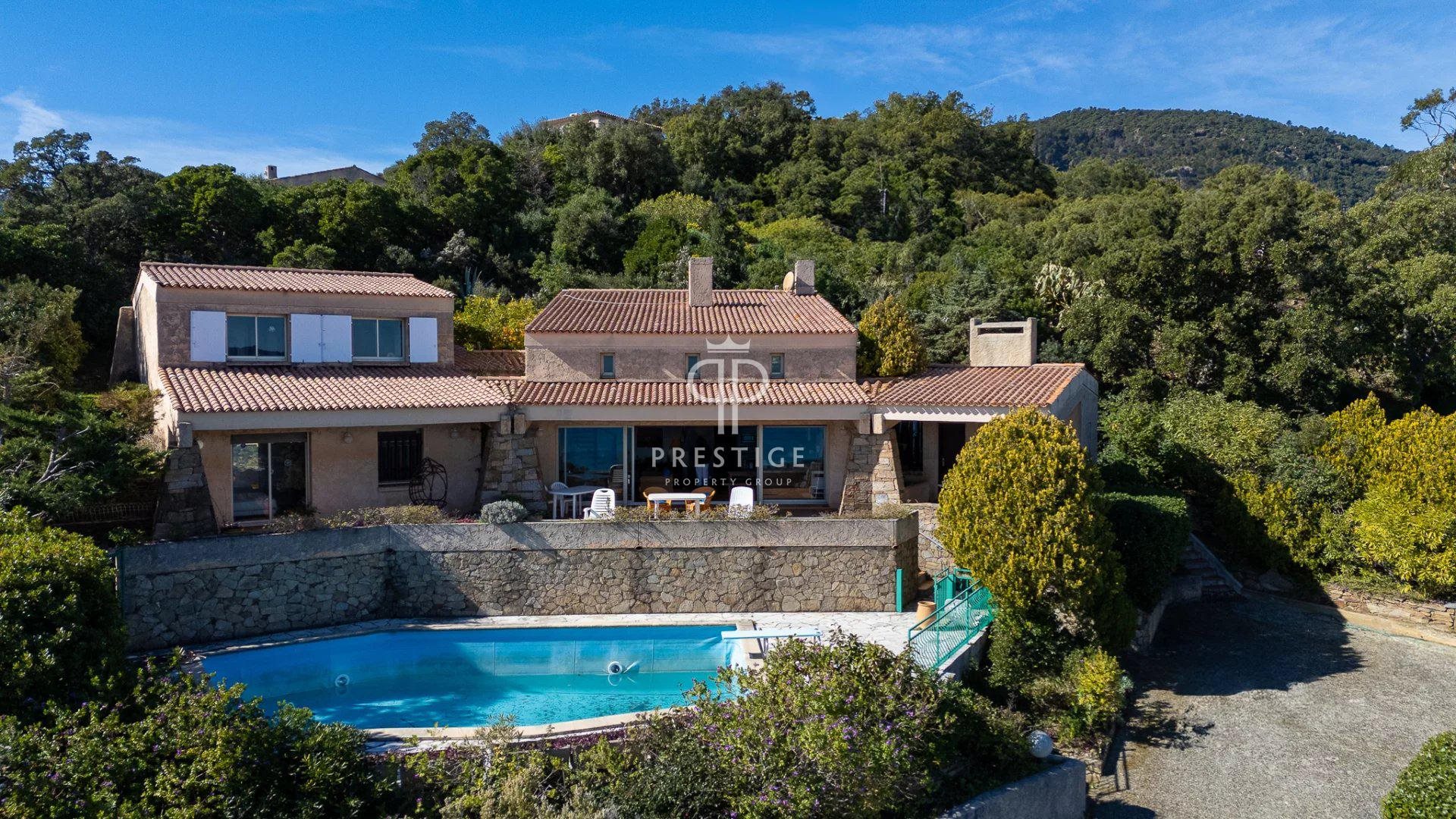 Maison à vendre, 165m², Cavalaire-sur-Mer