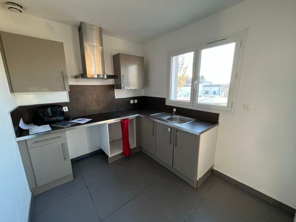 Appartement à louer, 54m², Vias