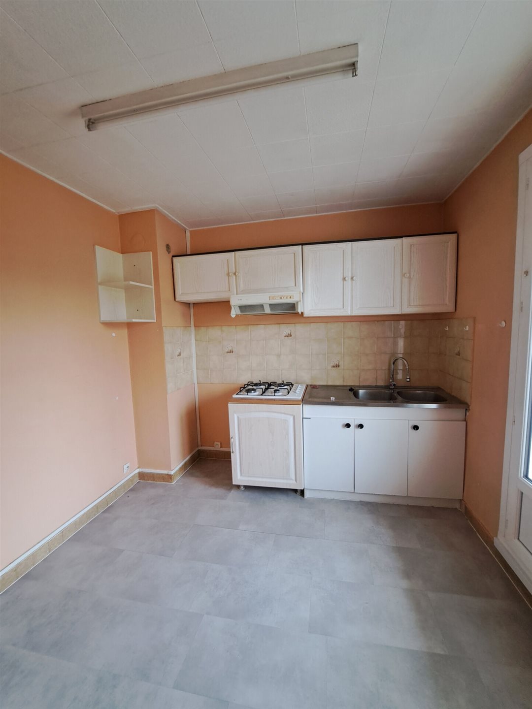 Appartement à louer, 82m², Saint-Max
