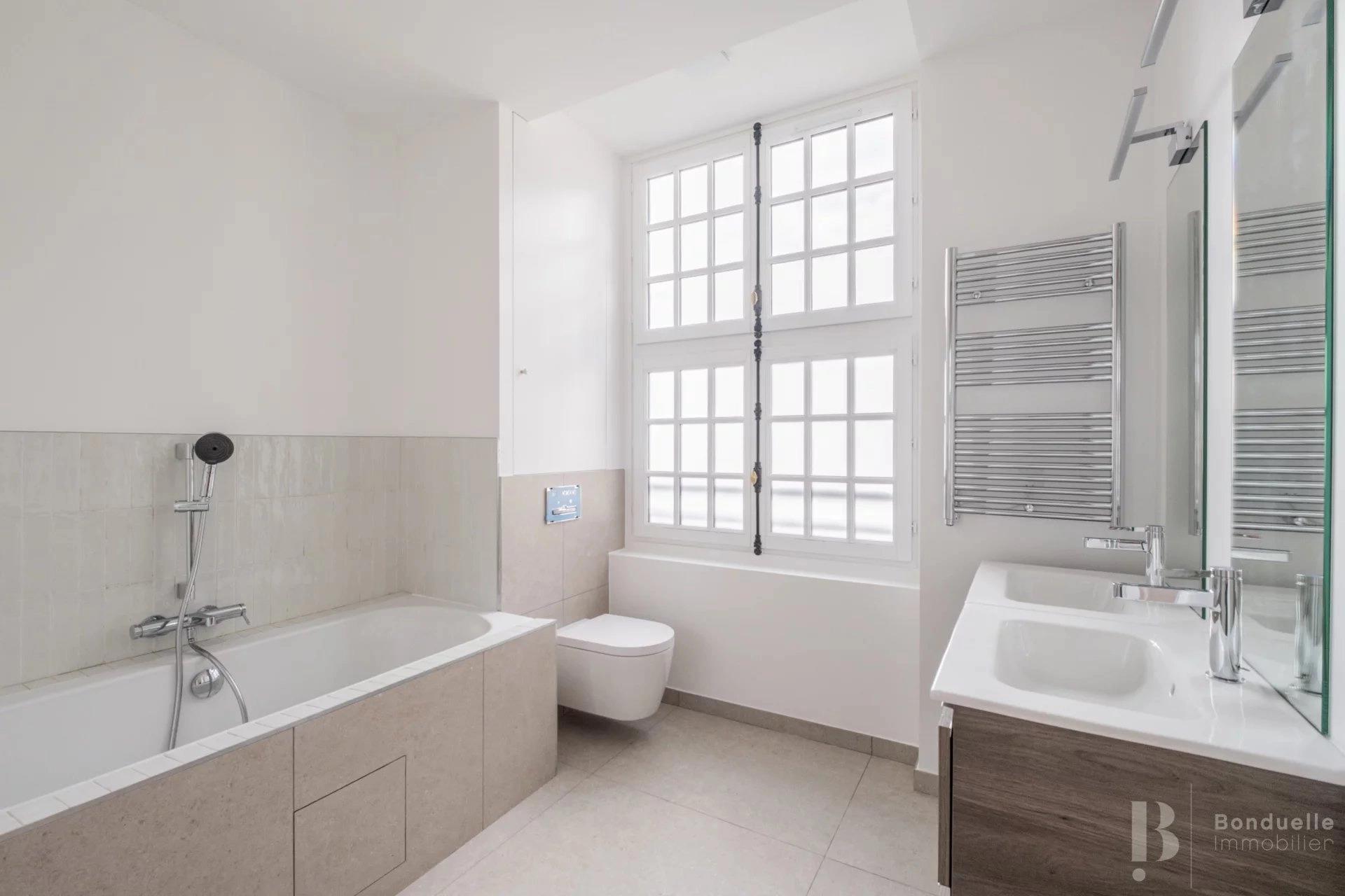 Appartement à louer, 197m², Paris 16ème