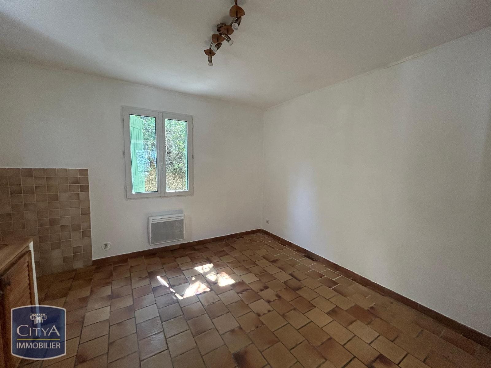 Appartement à louer, 89m², Sauveterre