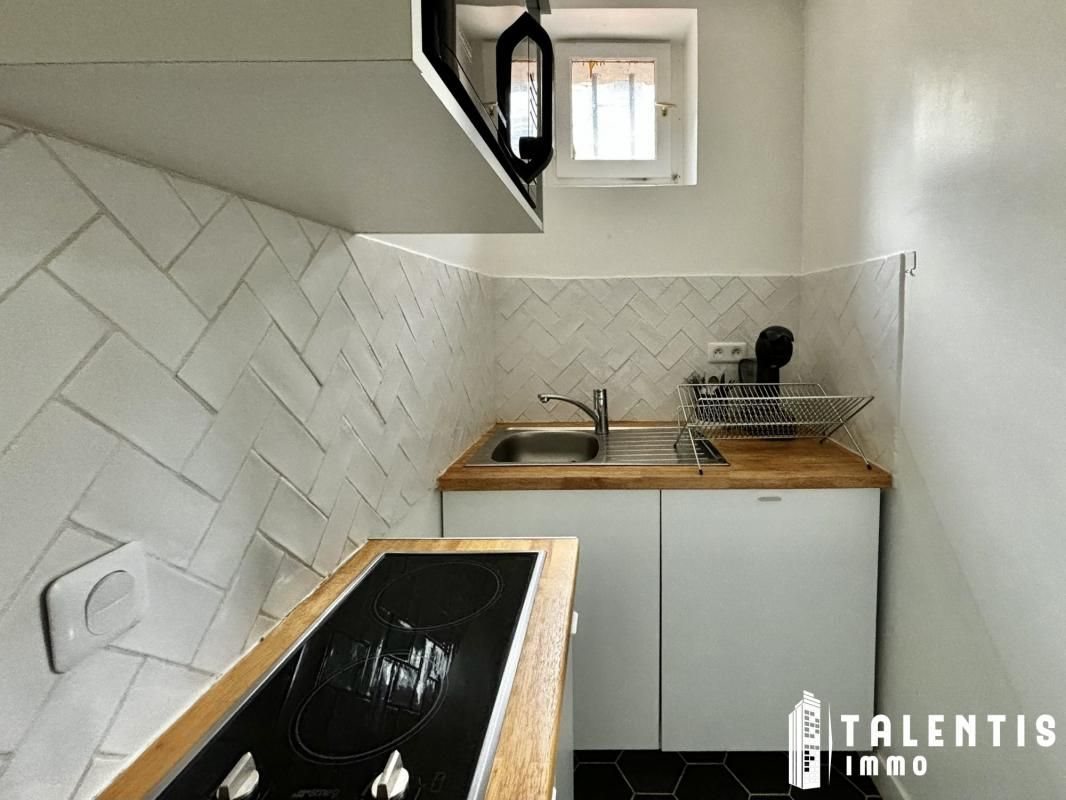 Appartement à louer, 17m², Paris 18ème