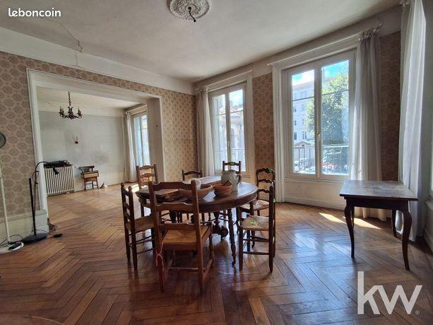 Appartement à vendre, 151m², Saint-Etienne