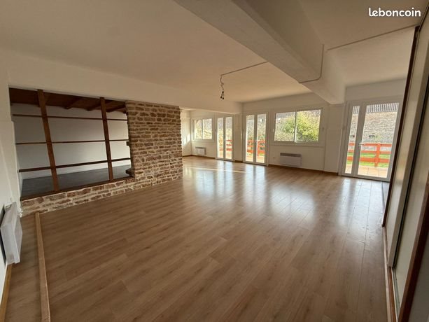 Maison à louer, 173m², Prissé