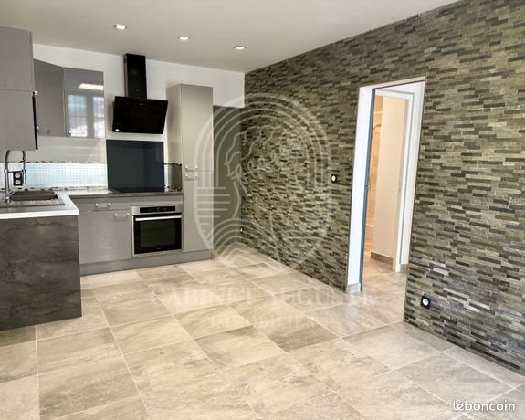 Appartement à louer, 32m², Nîmes