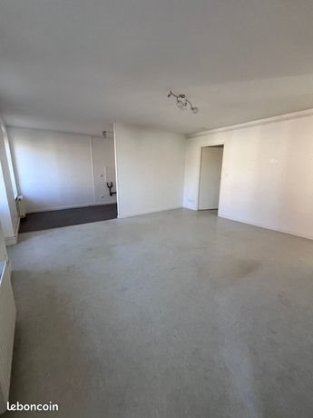 Appartement à louer, 91m², Leuglay